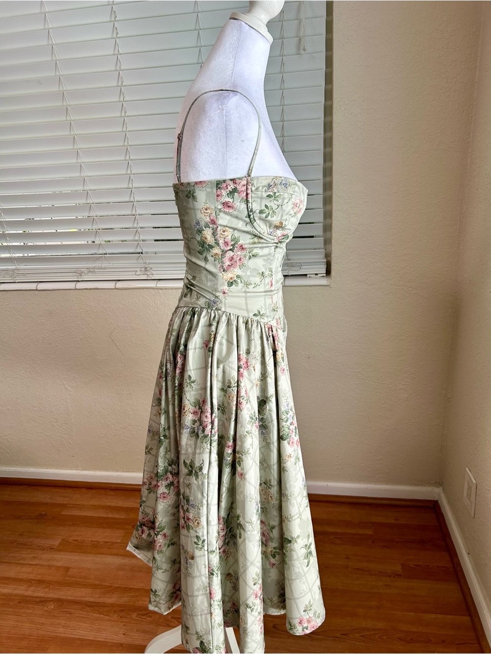 House of CB Samaria Mint Floral Midi Dress with Pink Blooms Size Small - Picture 8 of 11